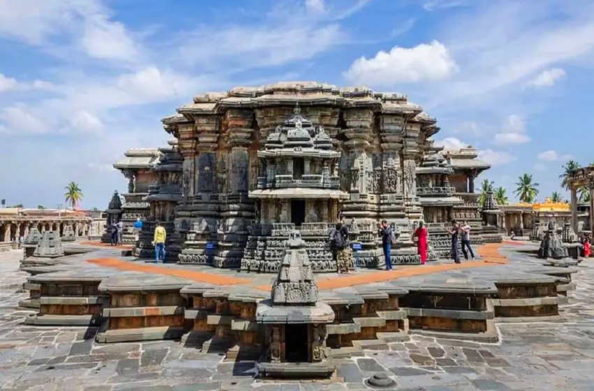 belur chennakesava temple star shaped platform