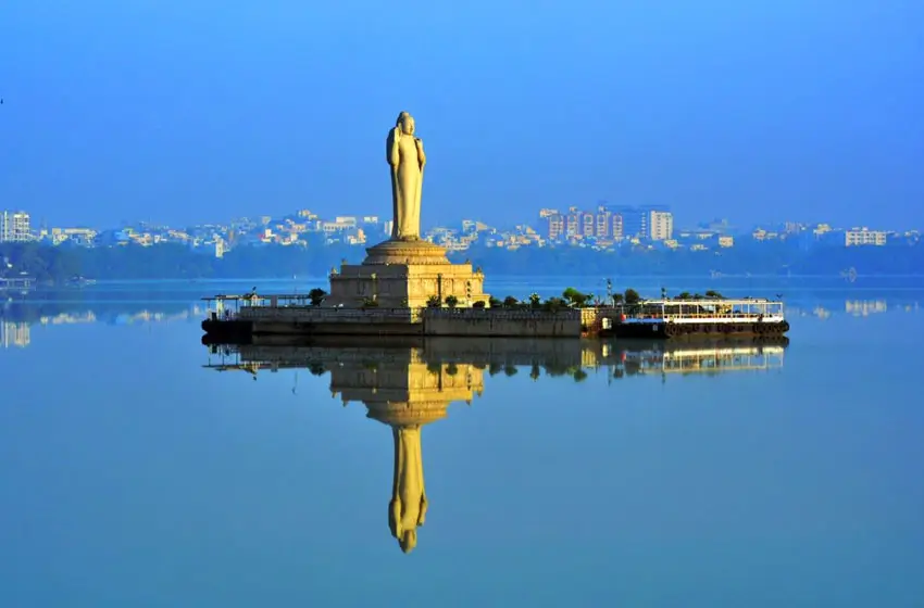 hussain sagar lake buddha statue hyderabad reflection