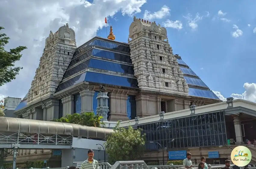 iskcon temple modern and traditional architecture