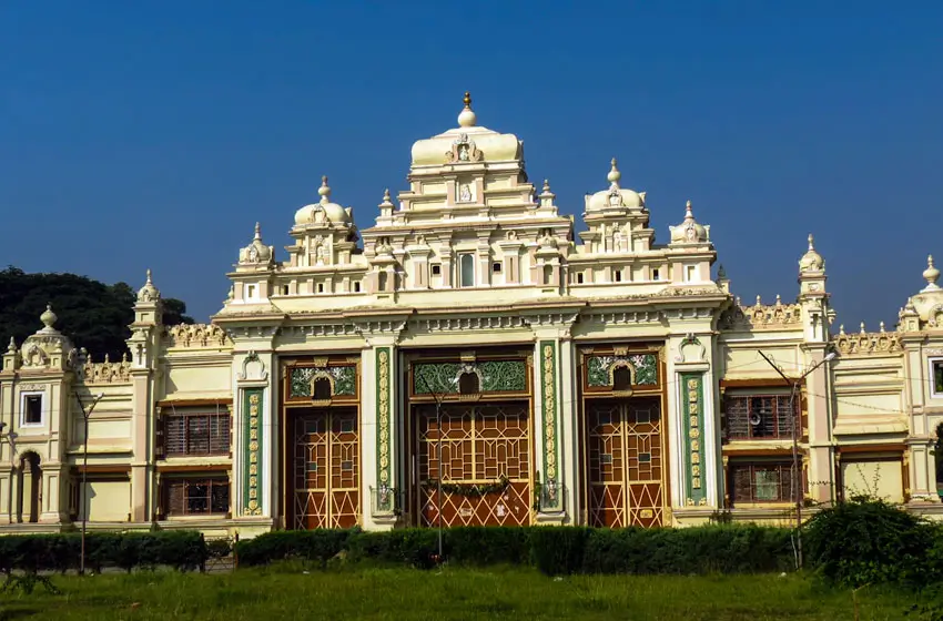 Jaganmohan palace grand royal facade and domes