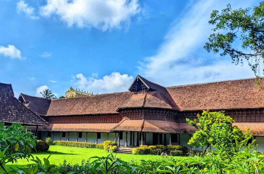 kuthiramalika palace courtyard and roof view