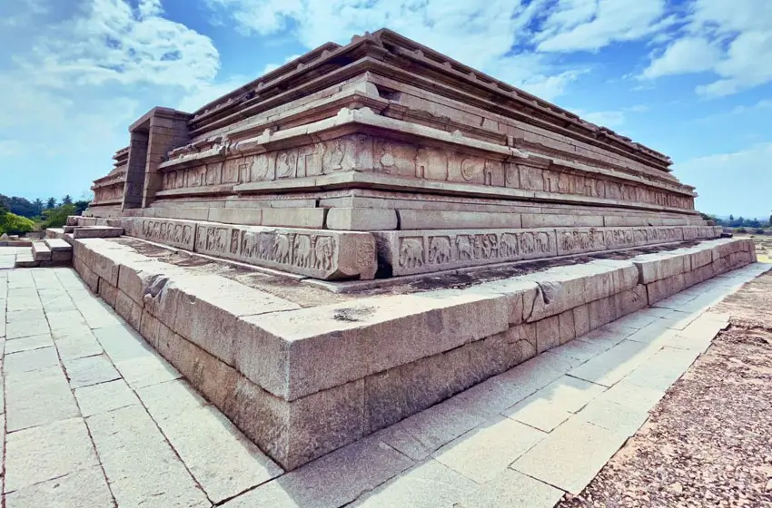 Mahanavami dibba hampi carved stone platform
