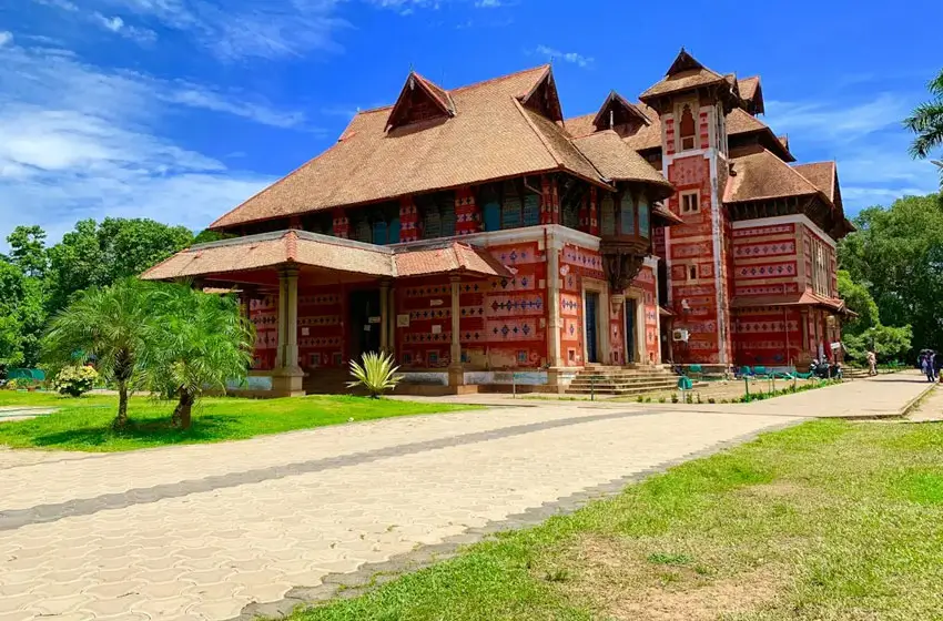 Napier-Museum-historic-red-brick-architecture
