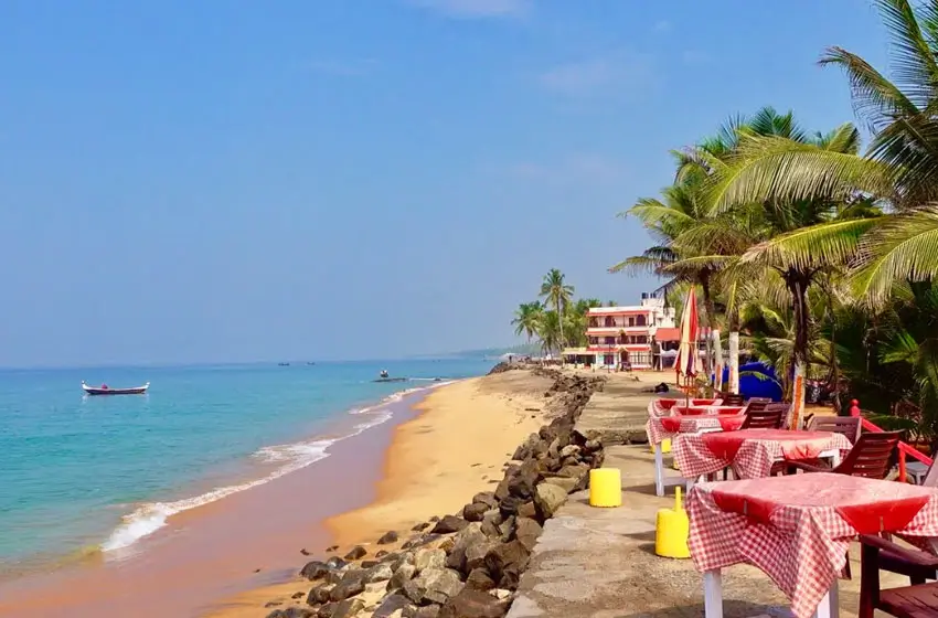 Varkala cliff beachside cafes and coastline view